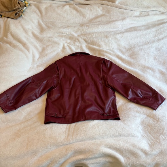 NWT H&M Oversized Faux Leather Burgundy Jacket Small - Picture 3 of 3